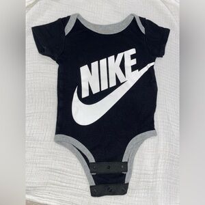 Nike Infant Bodysuit in Black and White